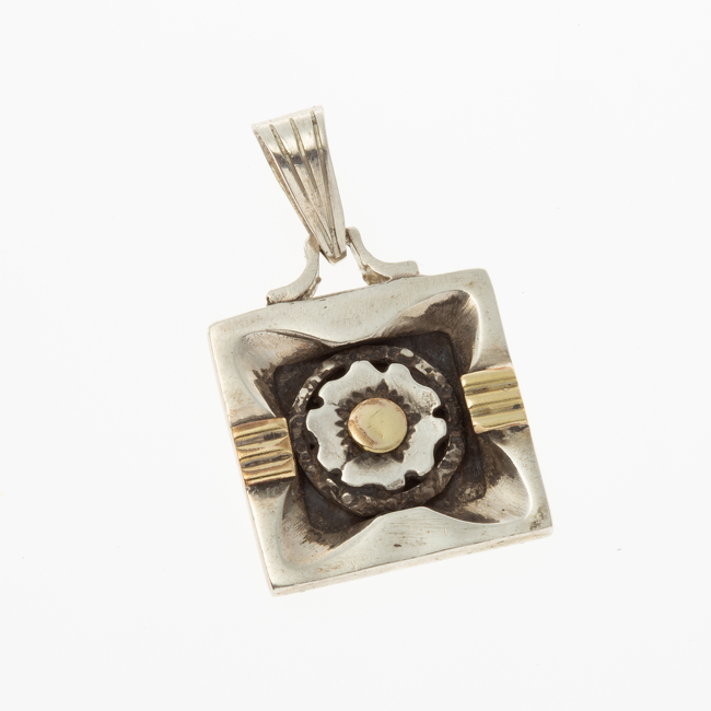 DIJE PLATA Y ORO (POD135)