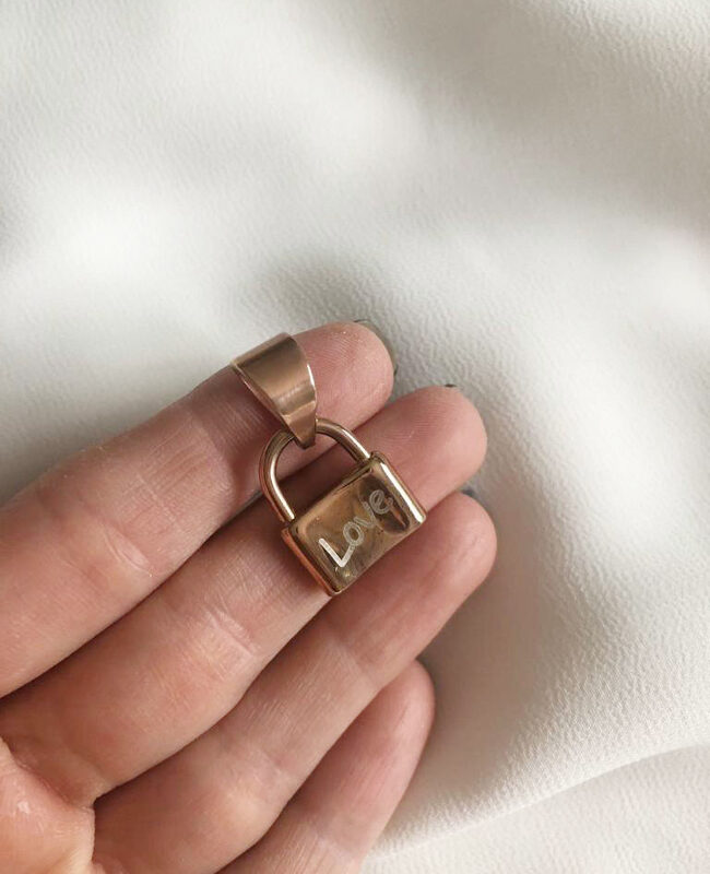 DIJE ACERO DORADO (DAD017)